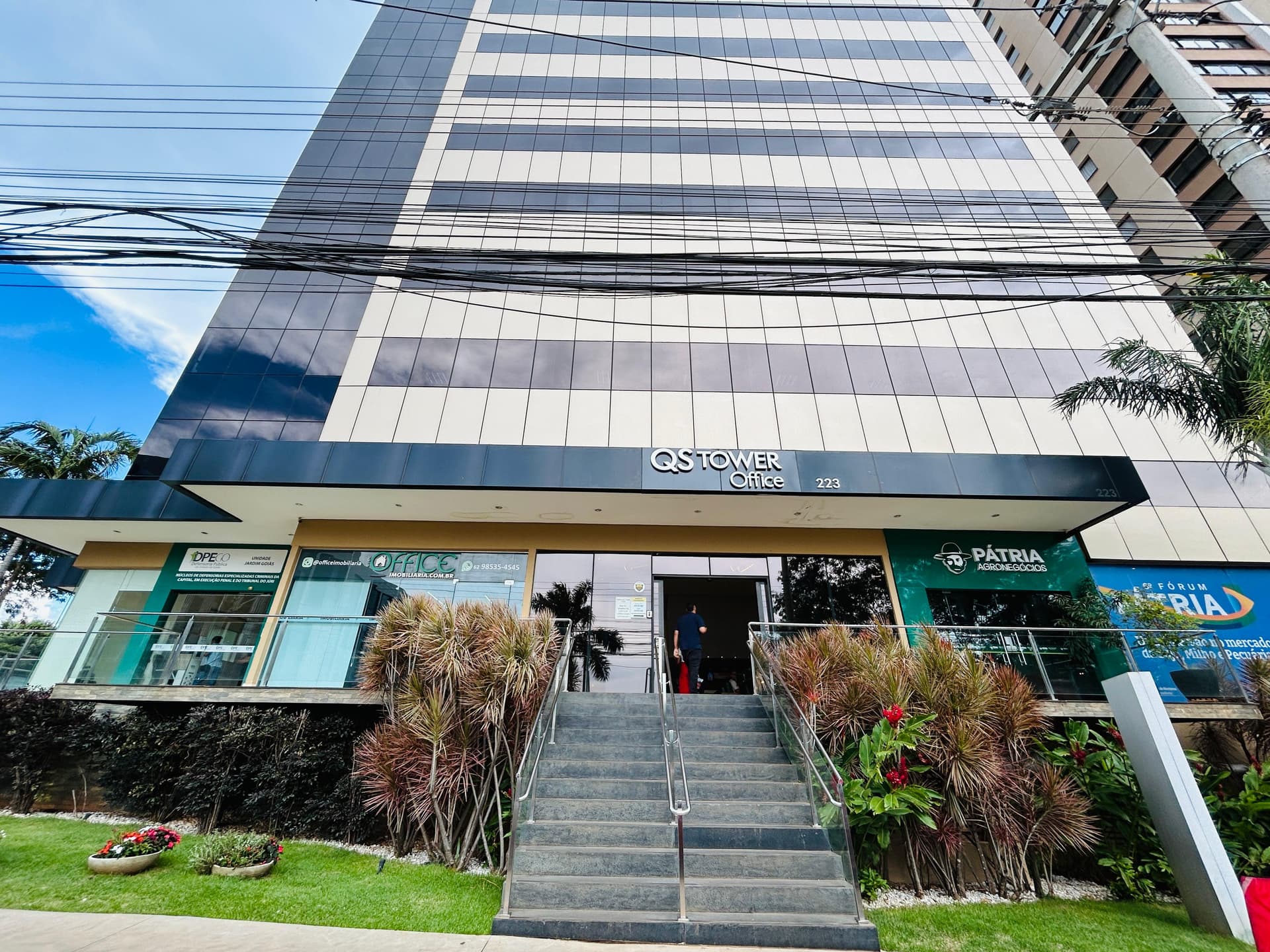 Sala comercial para alugar no Jardim Goiás, QS Tower Office, em Goiânia-GO (Sala 1510)