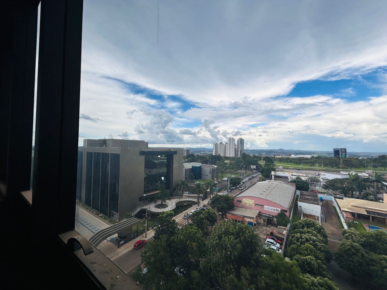 Sala comercial para alugar no Jardim Goiás, QS Tower Office, em Goiânia-GO (Sala 910)