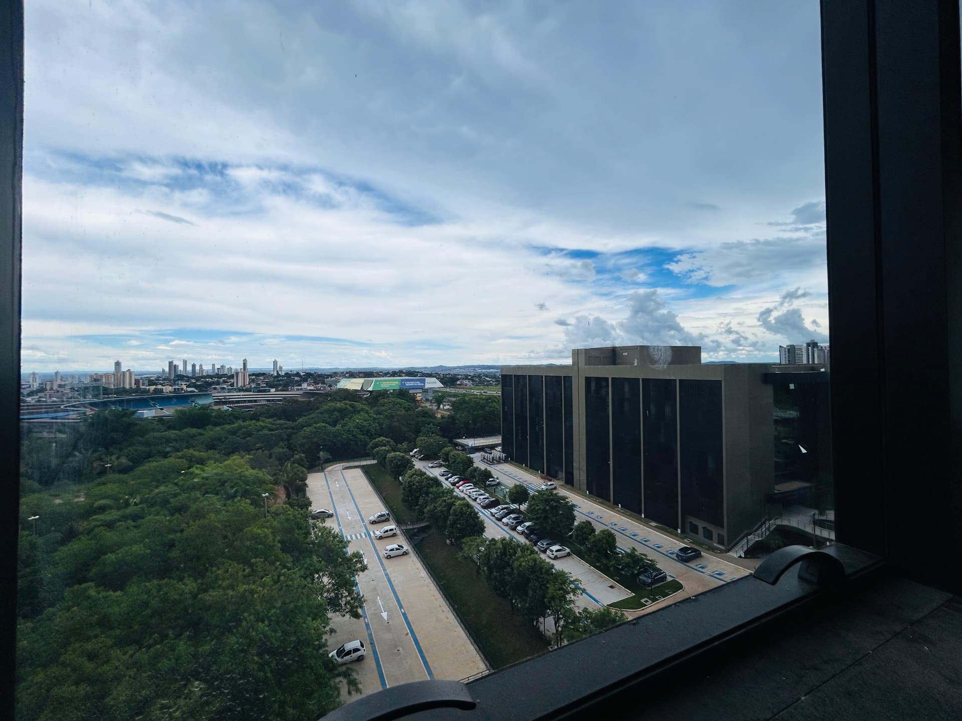 Sala comercial para alugar no Jardim Goiás, QS Tower Office, em Goiânia-GO (Sala 903)