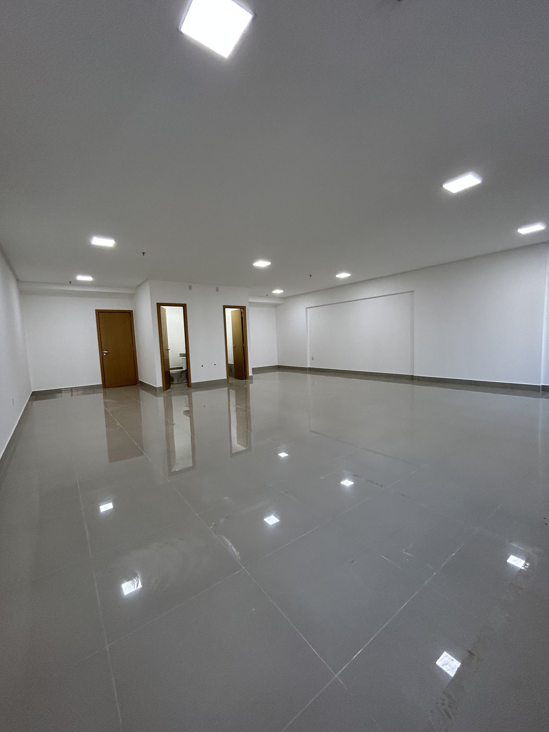 Sala comercial com 80m² para alugar no Jardim Goiás, QS Tower Office, em Goiânia-GO (Sala 501 e 502)