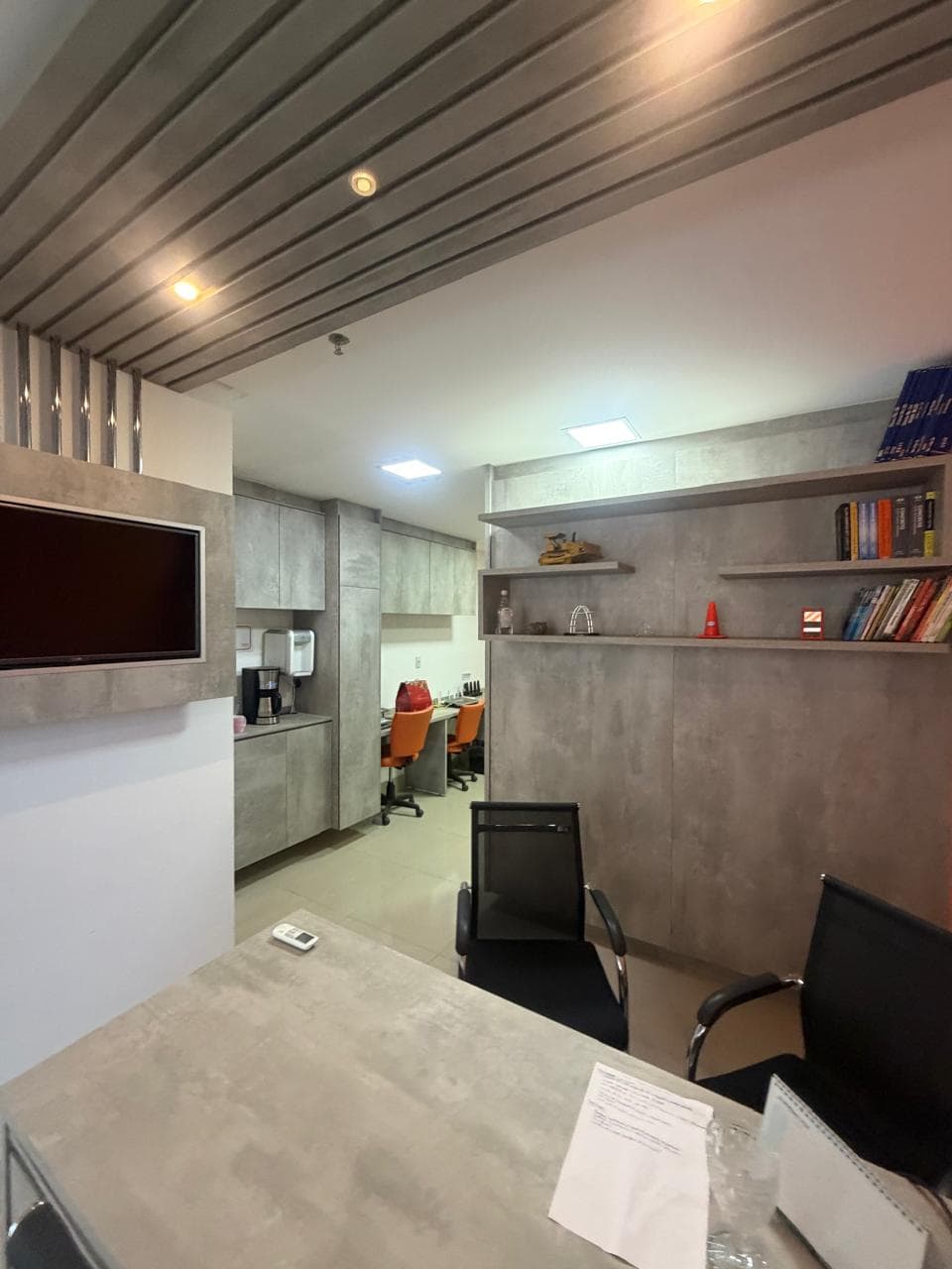 Sala comercial com 31m² para alugar no Park Lozandes, Torre Trade, em Goiânia-GO (Sala 506)