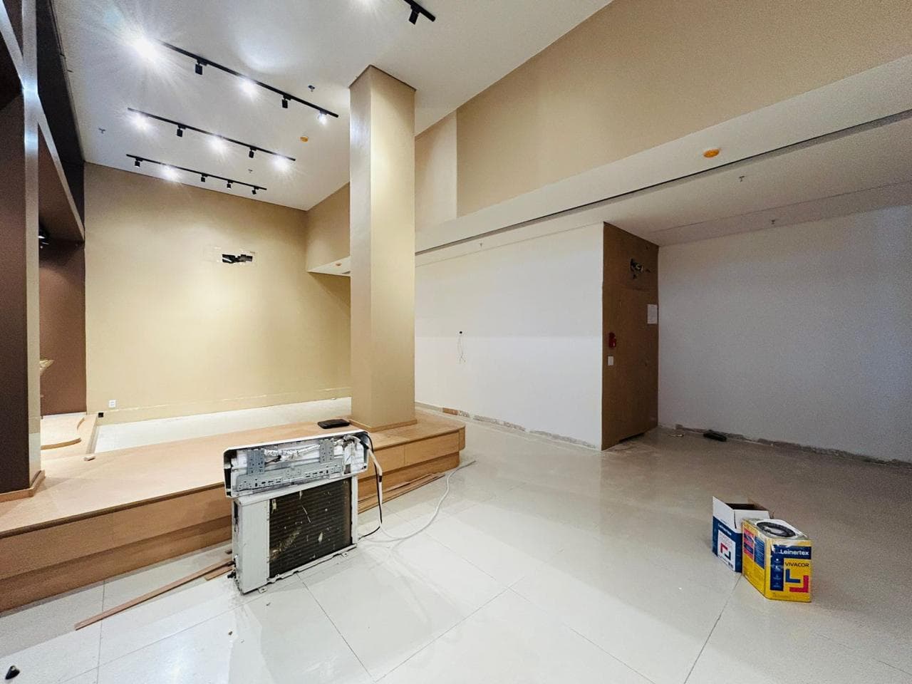 Loja para alugar no Shopping Lozandes em Goiânia-GO (Loja 14-15)