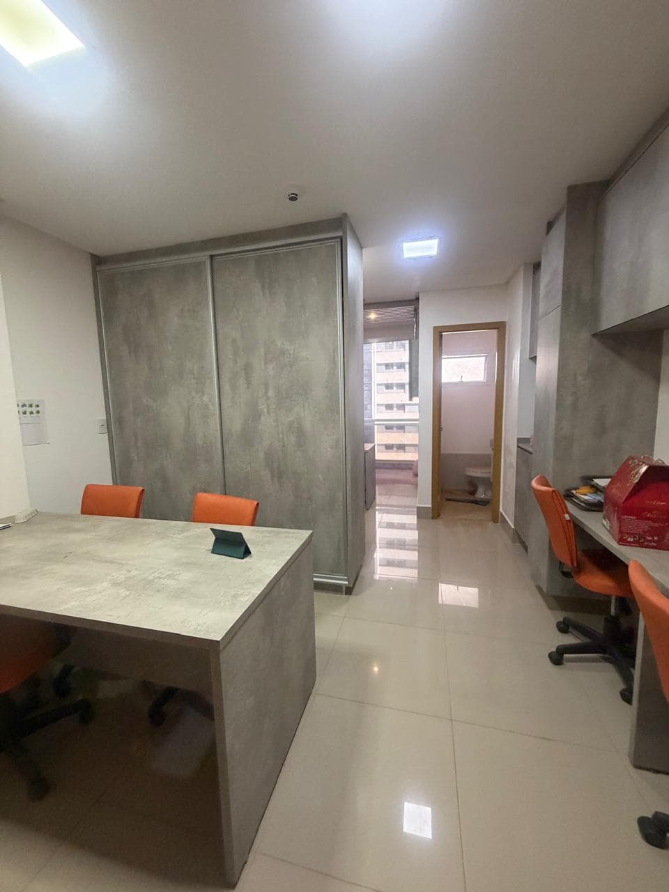 Sala comercial com 31m² para alugar no Park Lozandes, Torre Trade, em Goiânia-GO (Sala 506)