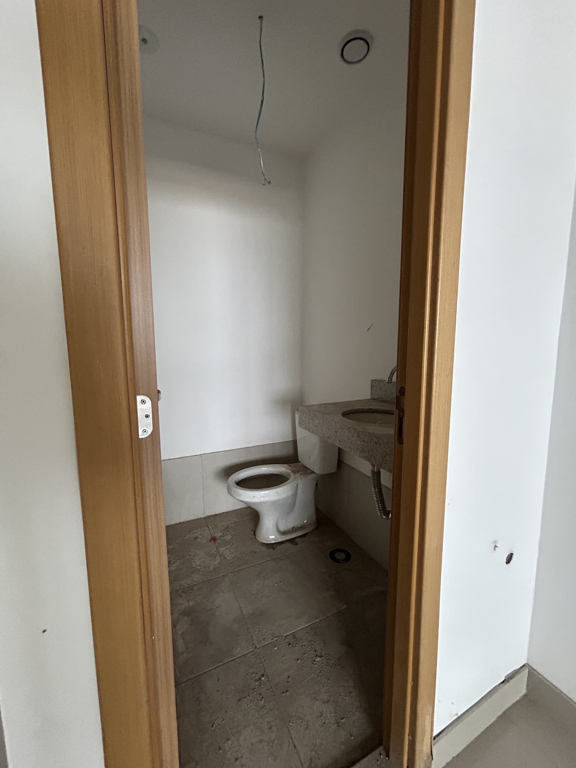 Sala comercial para alugar no Jardim Goiás, QS Tower Office, em Goiânia-GO (Sala 910)