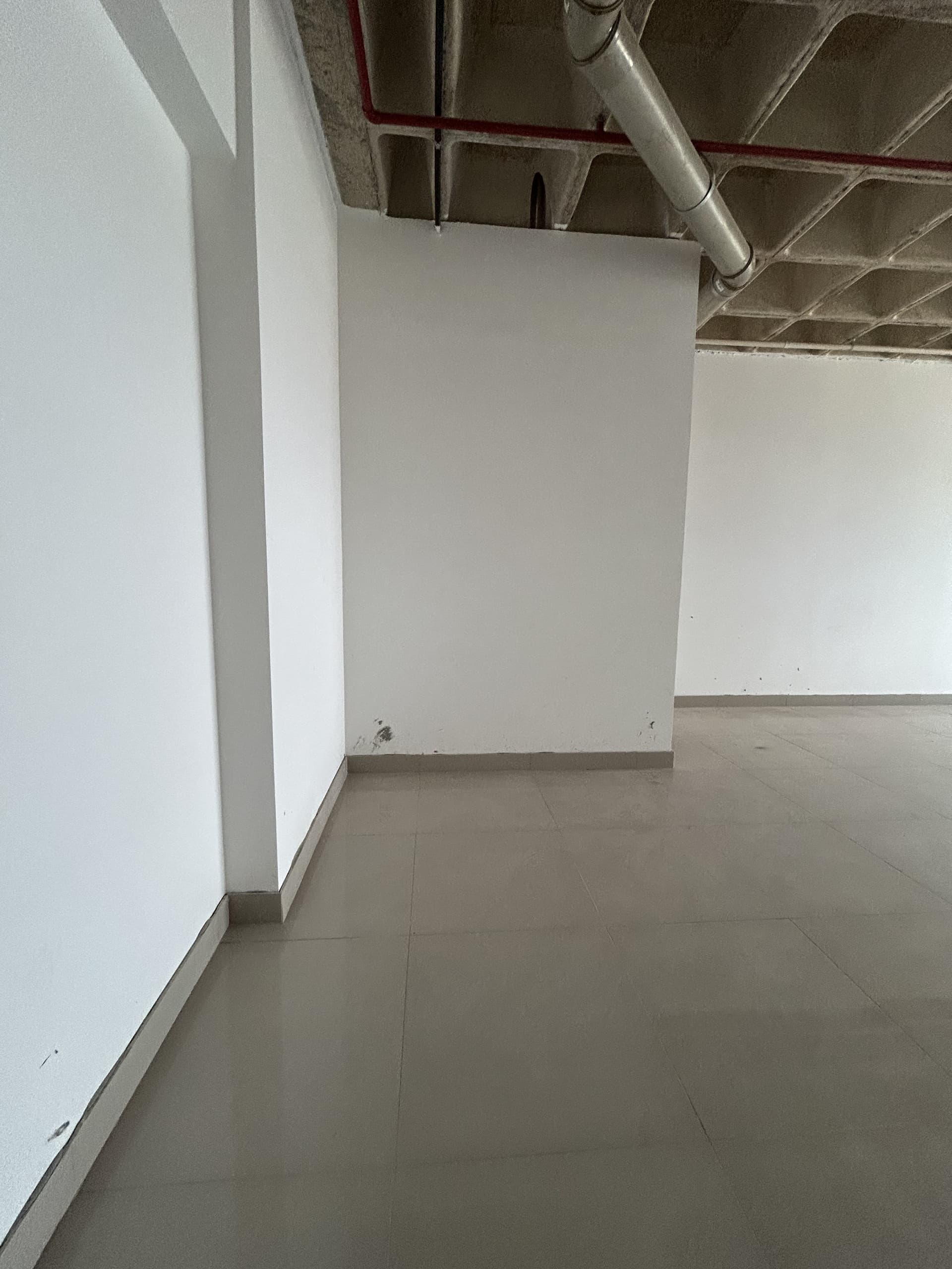 Sala comercial para alugar no Jardim Goiás, QS Tower Office, em Goiânia-GO (Sala 910)