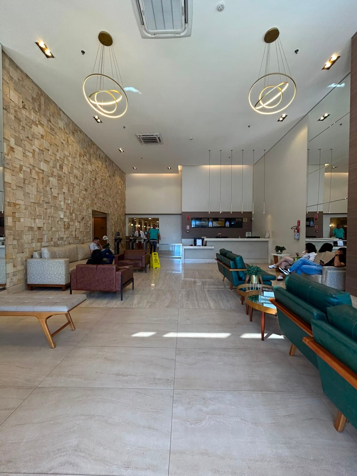Sala comercial para alugar no Jardim Goiás, QS Tower Office, em Goiânia-GO (Sala 802)