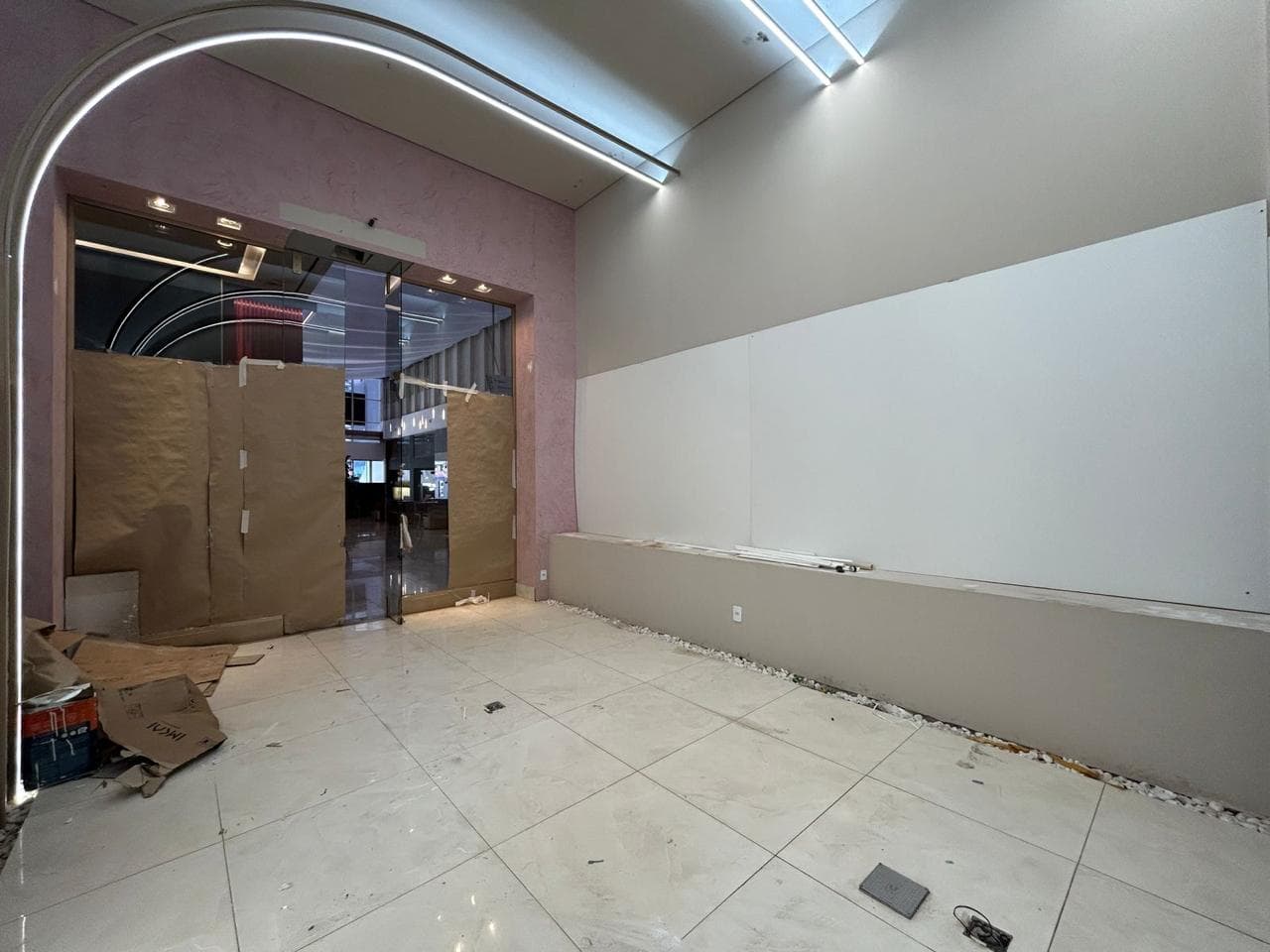 Loja para alugar no Shopping Lozandes em Goiânia-GO (Loja 17)